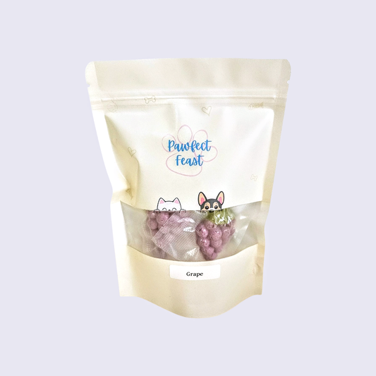 Freeze-dried wild berry treats for dogs, 10 piece pack, Pawfect Feast
