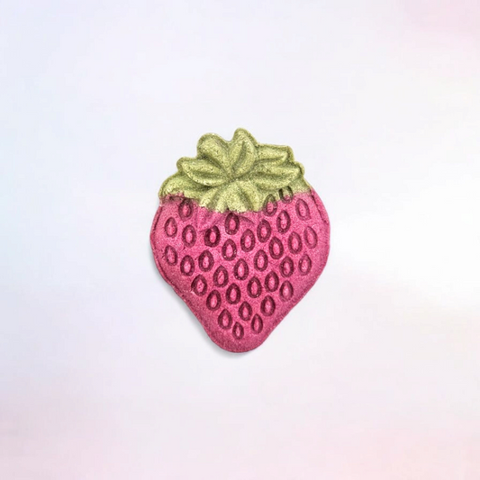 Sweet Strawberry Snaps freeze-dried treats for dogs, close-up