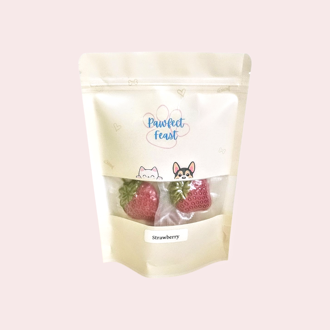 Freeze-dried strawberry dog treats, 10 piece pack, Pawfect Feast